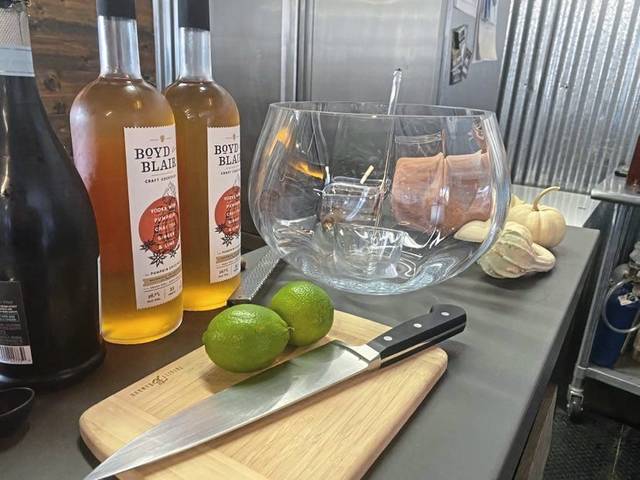 3239841_web1_GTR-COCKTAIL-BOYD-1