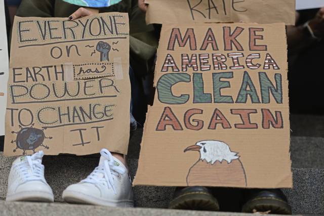 3244009_web1_ptr-climatestrikepgh-092119-27