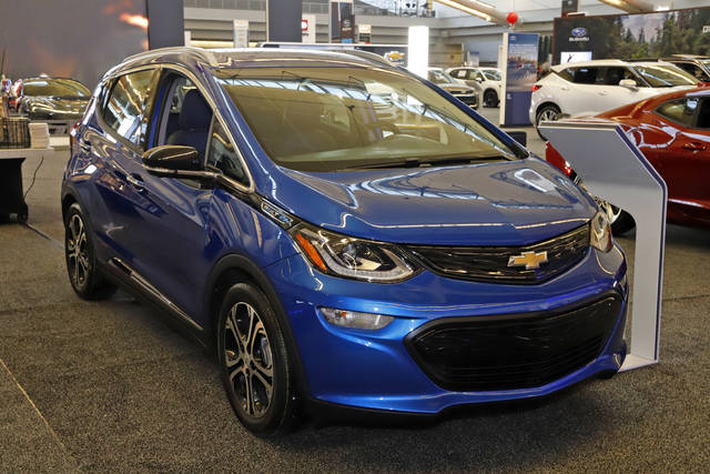 GM says new batteries cut electric car costs, increase range