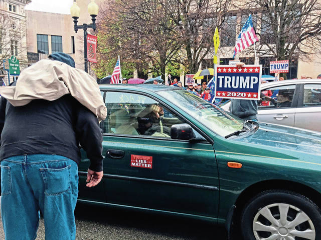3256158_web1_gtr-TrumpRally3-112220
