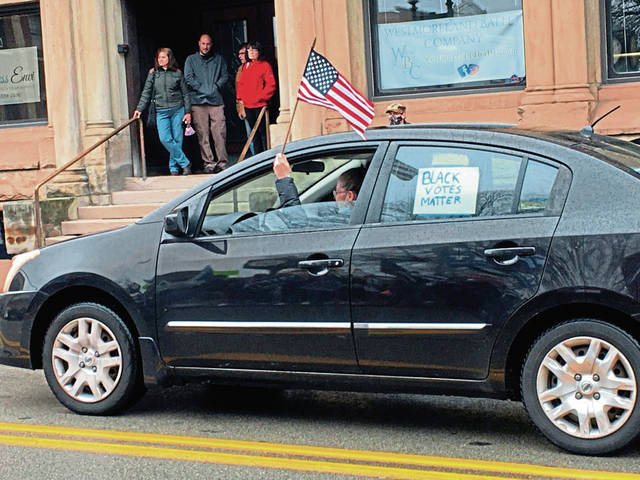 3256158_web1_gtr-TrumpRally4-112220