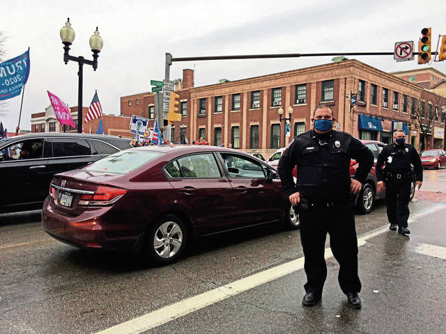 3256158_web1_gtr-TrumpRally6-112220