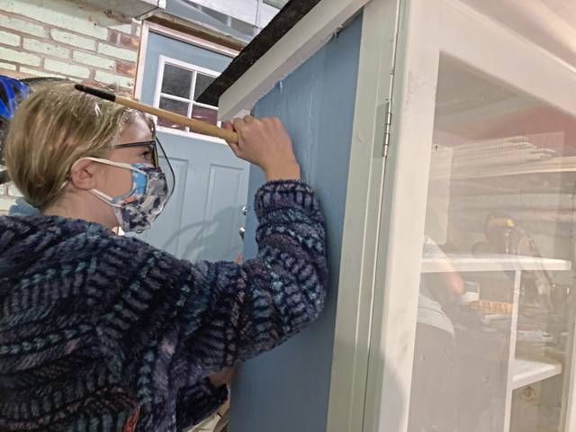 3271570_web1_sew-minifoodpantry01-120320