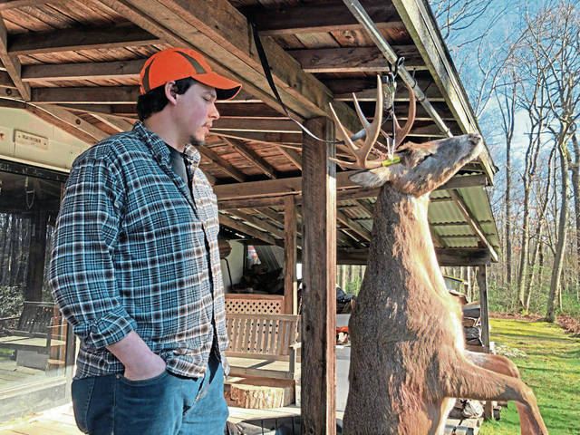 3280677_web1_gtr-deerhunters