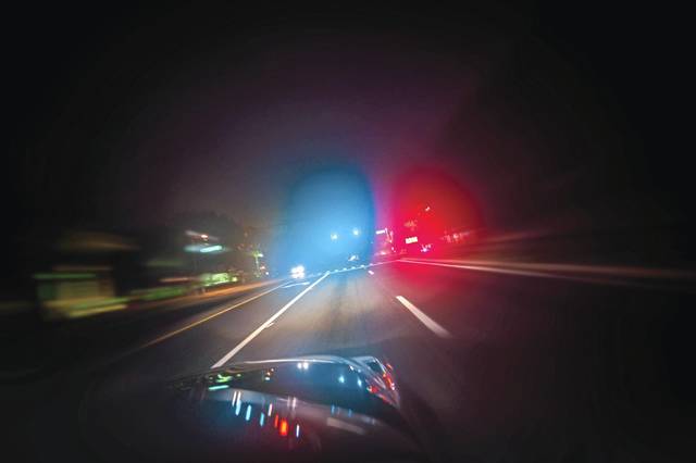 3282480_web1_web-policelights-10