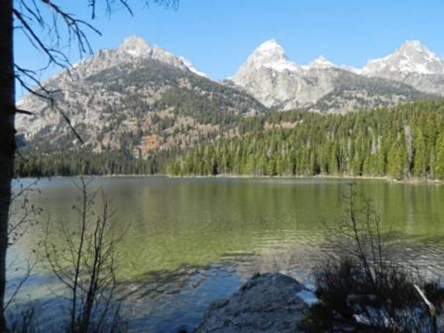 3264396_web1_Bradley-Lake2