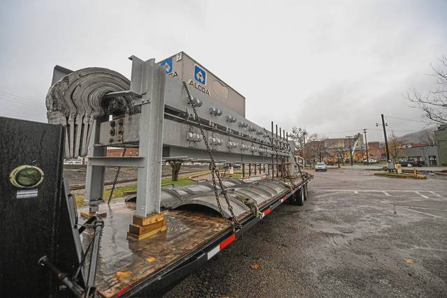 3284953_web1_VND-VooDooSmelter102-120120