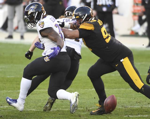 3304299_web1_ptr-SteelersRavens04-120320