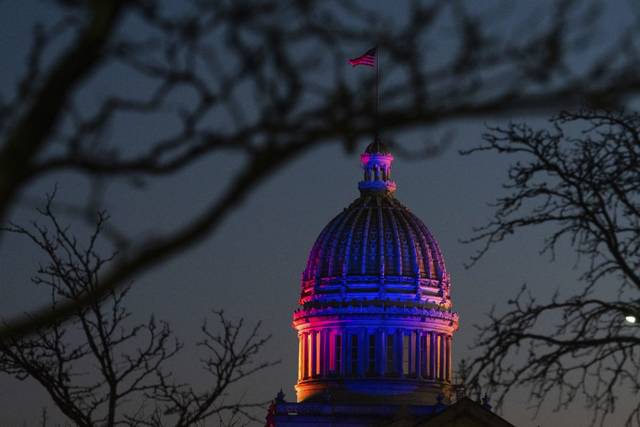 3313926_web1_GTR-electioncourthouse-110420