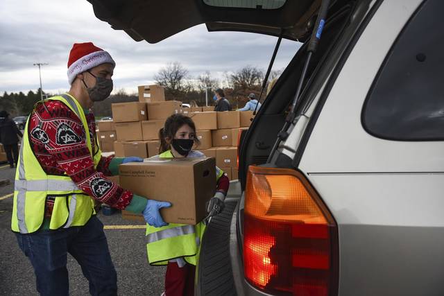3327195_web1_shr-fooddrive006-121320