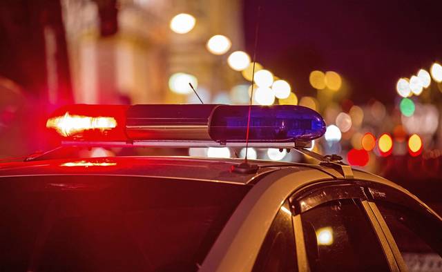 3331218_web1_web-police-lights-002