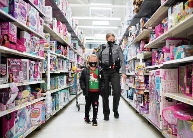 3334562_web1_gtr-shopwithcop005-121620