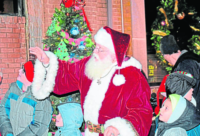 3341202_web1_Pal-PlumChristmas18WEB-120618
