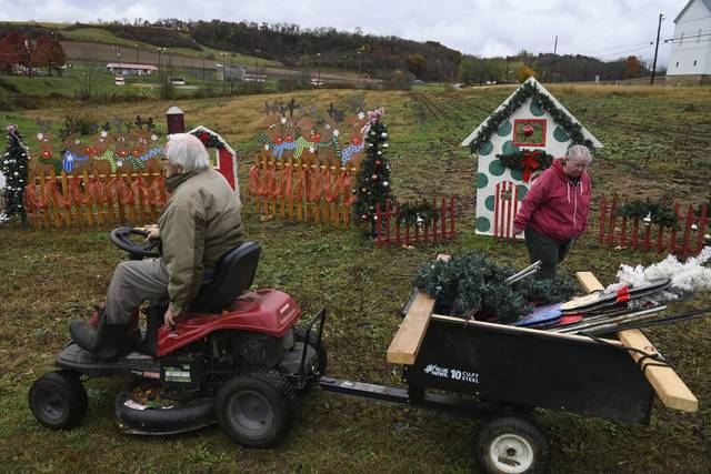 3341538_web1_gtr-ChristmasHouse002-121820