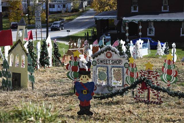 3341538_web1_gtr-ChristmasHouse006-121820