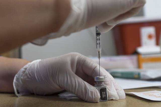 3343964_web1_VND-AVHCovidShots3-121920