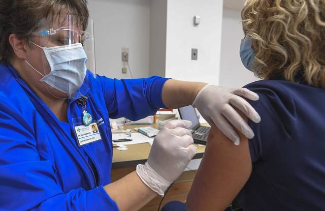 3343964_web1_VND-AVHCovidShots5-121920