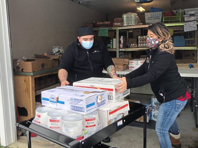 3345788_web1_ptr-NorthHillsFoodBank3-121920