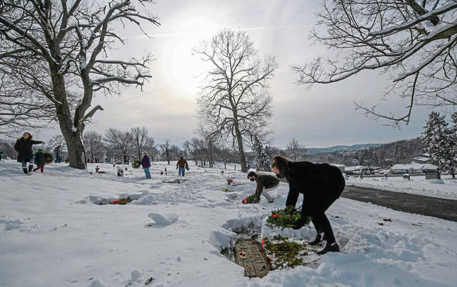 3348814_web1_gtr-WreathsAcrossAmerica4-122020