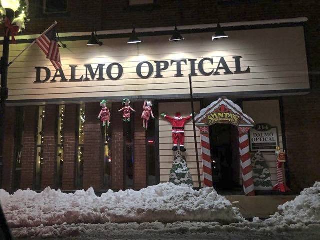 3356140_web1_vnd-windowdisplay-dalmo
