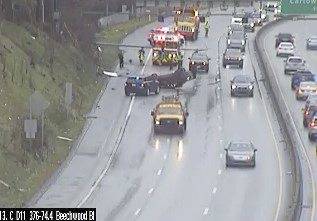 3364017_web1_ptr-ParkwayEastWreck-122520