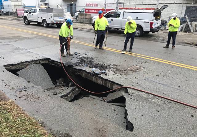 3371868_web1_ptr-StripSinkhole1-122920