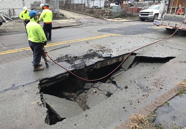 3371868_web1_ptr-StripSinkhole2-122920