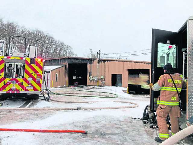 3372300_web1_vnd-westdeerfire3-122720