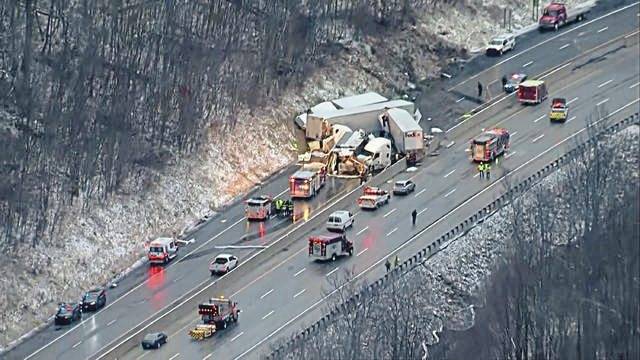 3374546_web1_ptr-TurnpikeCrash101-123120