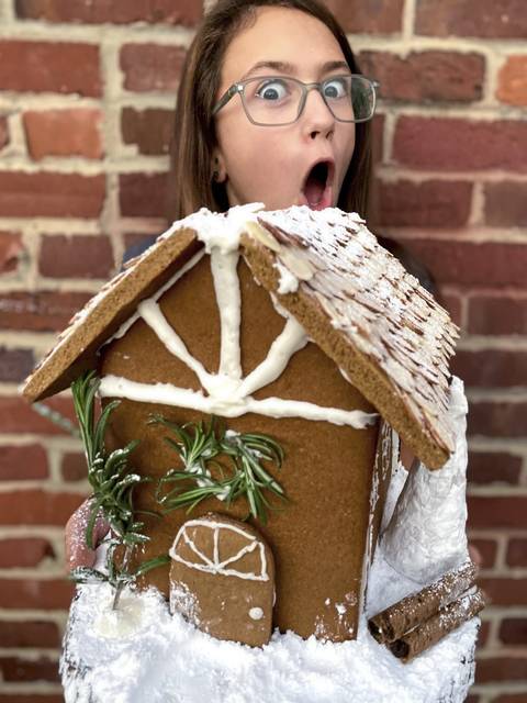 3392000_web1_ptr-gingerbreadwinner-4