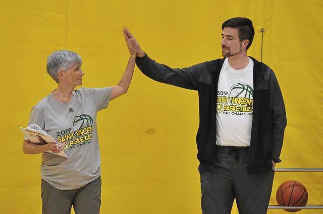 Schedule change pits mother against son as Deer Lakes girls basketball meets Mars