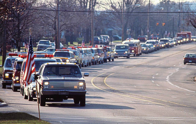 3471039_web1_Fireman-Funeral1