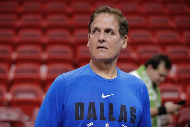 You’ve got a deal: Mavs owner, Pittsburgh native Mark Cuban meets with Penn-Trafford business class