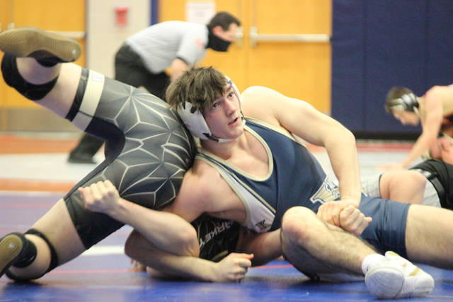 Kiski Area picks up two sub-section wins ahead of Powerade wrestling tournament