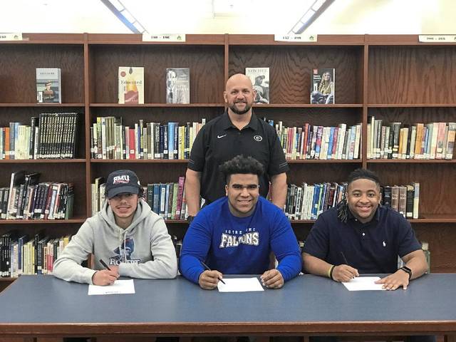 Gateway seniors sign on for future in college football