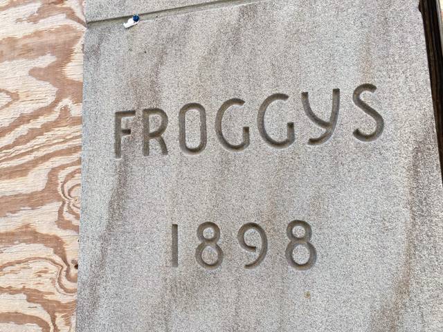 3502506_web1_ptr-Froggys02-020521