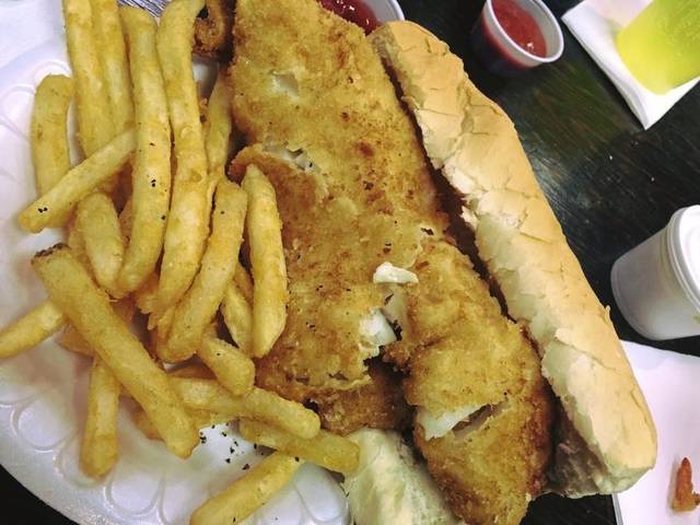 3518072_web1_gtr-liv-fishfry1-022620