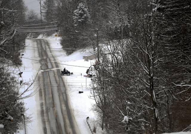 3523124_web1_VND-LO-ClearDriveway-021021