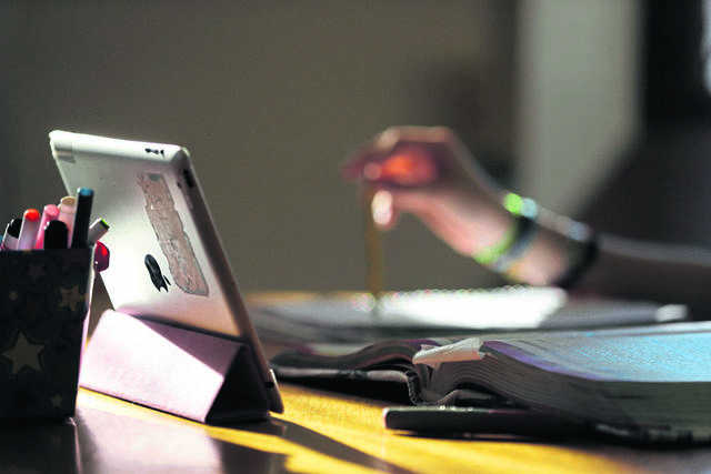 3549695_web1_onlineLearning