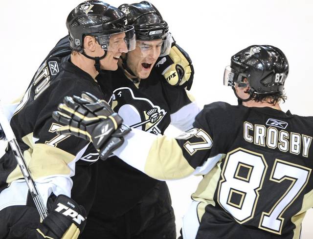 3557994_web1_cap-penguins-bjacket-01