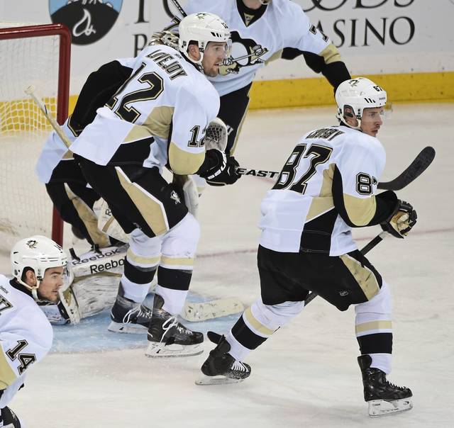 3557994_web1_ptr-pens-rangers14-042515