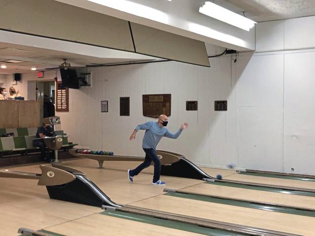 3560357_web1_SEW-DuckpinBowling-030421--3-