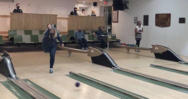 3560357_web1_SEW-DuckpinBowling-030421--4-