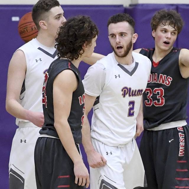 Moss scores 29, Plum boys hold off West Allegheny to advance in WPIAL playoffs