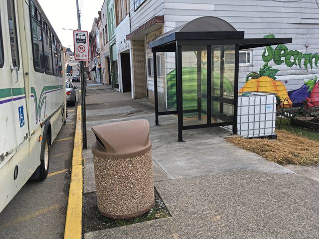 3586047_web1_gtr-BusStop2-122818