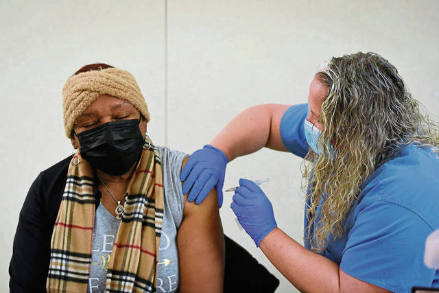 3568323_web1_te-ahnvaccineclinic002-030421