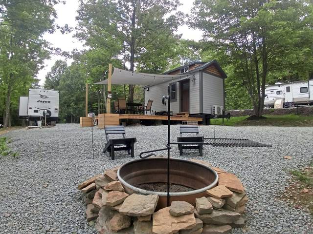 3590693_web1_gtr-tinyhouse-jhview