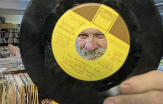 3593975_web1_PTR-VinylMan