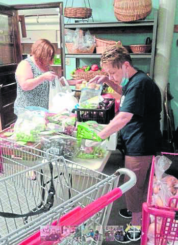 3598084_web1_her-foodpantry2-100120