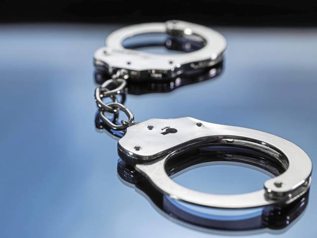 3598988_web1_handcuffs01